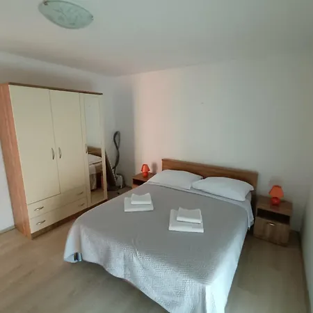 Toni Apartment