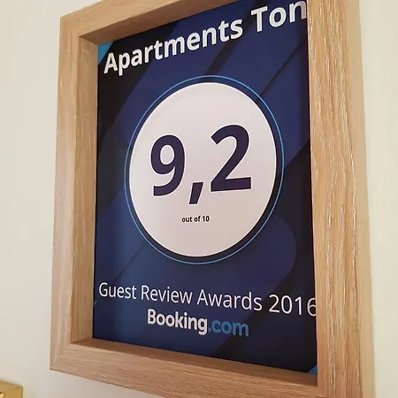 شقة Toni زادار