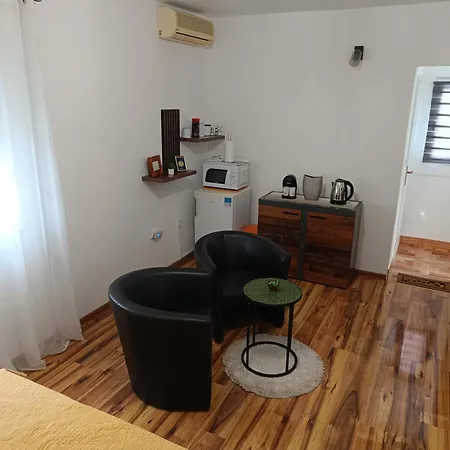 Toni Apartment