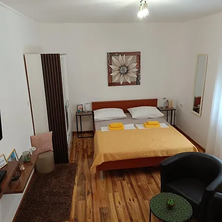 Toni Apartment